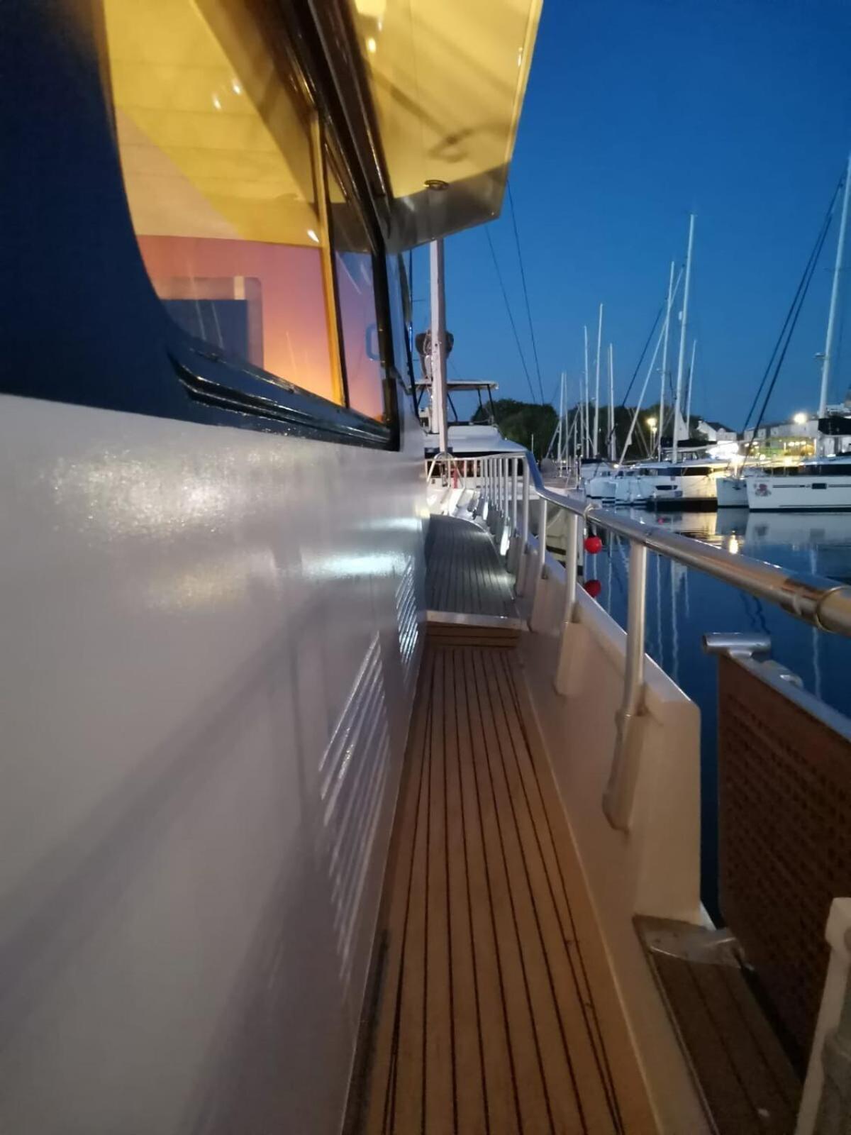 Hotel Yacht Aquamarina Vieux Port La Rochelle La Rochelle  Exterior foto